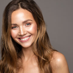 ミネラルハイライターでメリハリツヤ肌