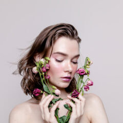 みずみずしい光をたたえる【夏の涼しげメイク】