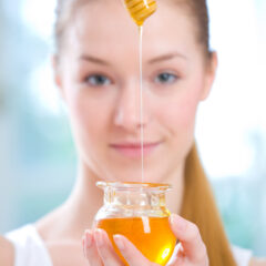 【はちみつパックでぷるぷる】冬のリップケア