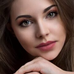 秋の美しさを引き立てる！40代・50代～のための2024年秋メイクガイド